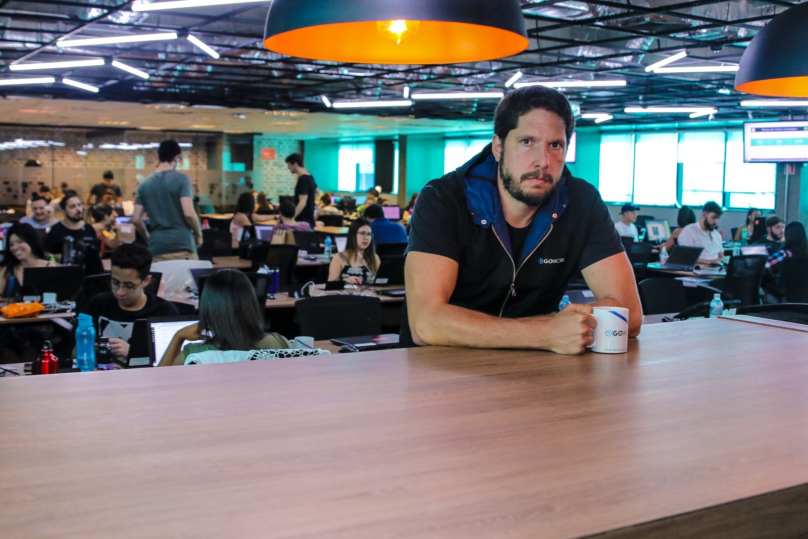 Fernando Bottura, CEO da GoWork, na apresentação da entrevista NegNews.