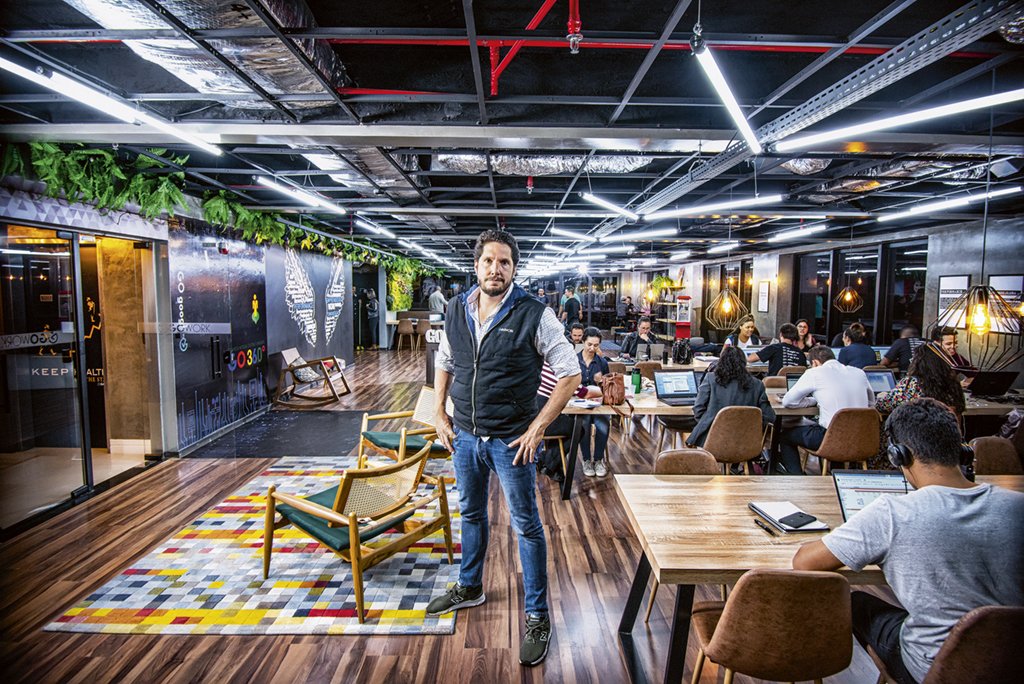 Fernando Bottura na GoWork, fotografado para a reportagem Não sou a WeWork, da EXAME.